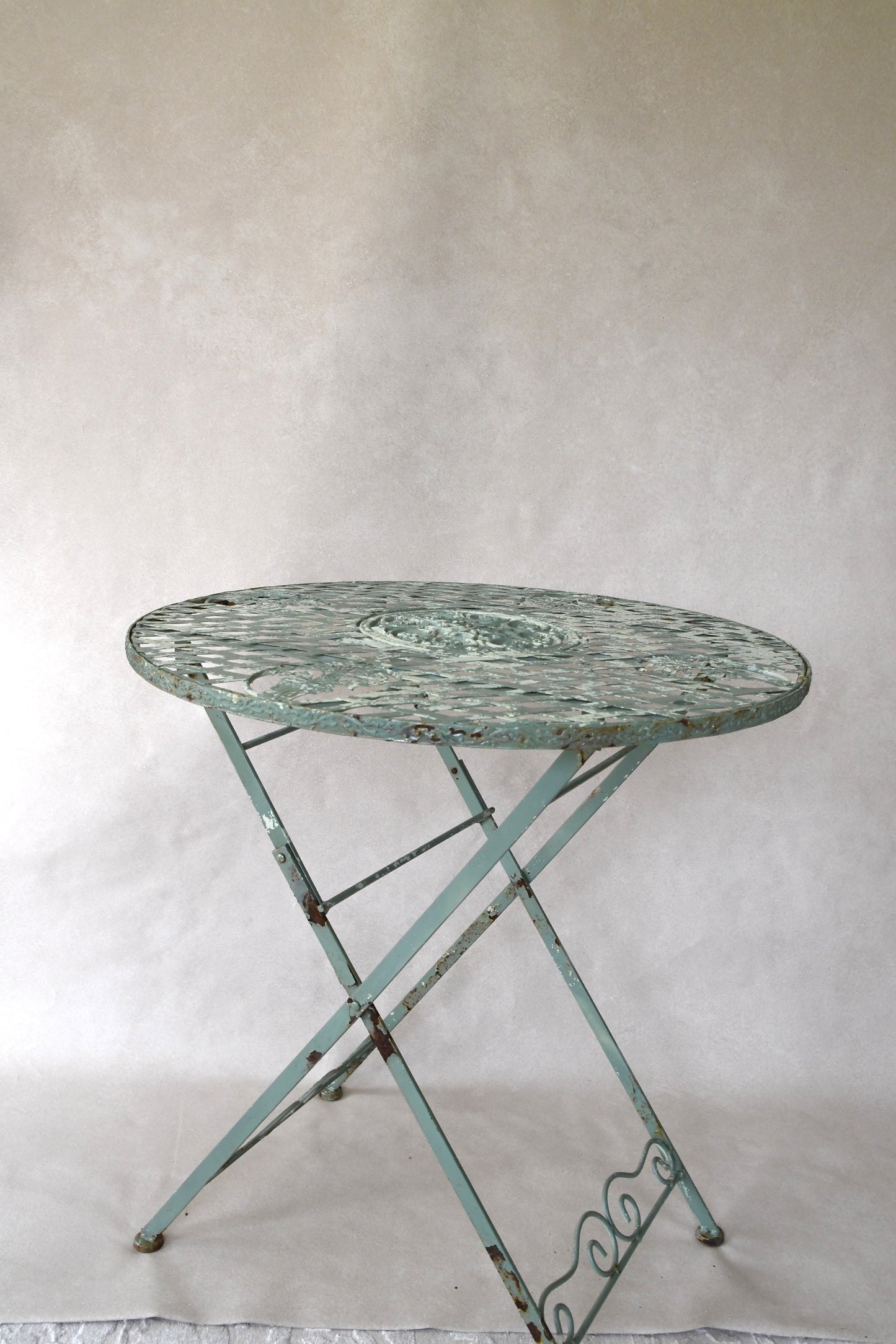 Vintage Iron Garden Table and Chairs