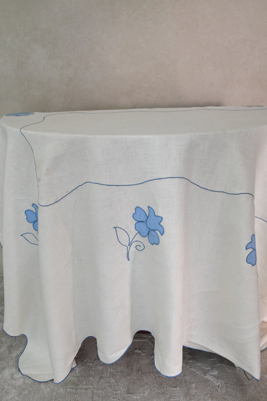 Vintage Blue Floral Linen with Set of 8 Napkins